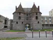 Dieppe, Stadttor Les Tourelles, erbaut im 15. Jahrhundert als Teil der Stadtbefestigung (12.07.2015)