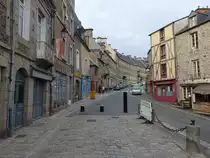 Fougeres, H�user in der Rue de Bouteiller (12.07.2015)