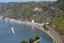 Blick von der Loreley auf St. Goarshausen mit der Burg Katz - 17.09.2014