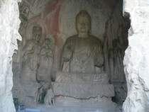 Buddha-Figur in einer Grotte. Viele der Figuren wurden w�hrend der Kulturrevolution (1966-76) besch�digt.