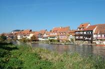 Hier noch mal ein ganzes St�ck der Umgebung von der anderen Uferseite aus fotografiert