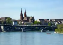 Basel, die Wettsteinbr�cke mit dem M�nster, April 2015