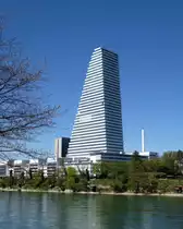 Basel, das 178m hohe Firmengeb�ude des Chemiekonzerns Roche AG, fertiggestellt 2015, April 2015