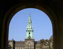 Schlossturm von Christianborg, worin das d�nische Parlament beheimatet ist. Aufnahme: Mai 2006.