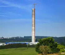 Rottweil, der Testturm f�r Hochgeschwindigkeitsaufz�ge, am 26.07.15 war er 230m hoch, Endh�he wird 246m sein, in 232m H�he wird eine Aussichtsplattform errichte, die h�chste in Deutschland, geplante Er�ffnung Anfang 2017, Juli 2015