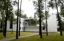 Bauhaus in Dessau: Meisterhaus Klee. Paul Klee lebte im letzten der Meisterh�user mit seiner Frau und Sohn. Im Atelier des Dessauer Meisterhauses entstanden viele Werke seines Oeuvres. Aufnahme: Juli 2006.