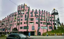 Die Gr�ne Zitadelle in Magdeburg war das letzte Projekt, an dem der K�nstler Hundertwasser vor seinem Tod gearbeitet hat.   Aufnahme: Juli 2006.
