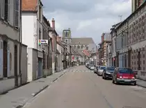 S�zanne, Rue Notre-Dame mit St. Denis Kirche (19.07.2015)