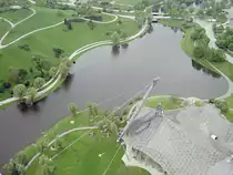 Blick auf Olympiapark vom Olympiaturm in M�nchen. Aufnahme: 5. Mai 2005.
