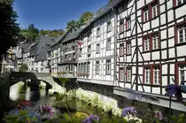 Charakteristisches Fachwerk in Monschau an der Rur in der Eifel. Aufnahme: August 2007.