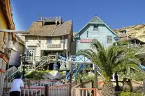 Popeye Village, auch bekannt als Sweethaven Village, ist eine Kulissenstadt auf Malta, die der Regisseur Robert Altman 1979 f�r den Film Popeye – Der Seemann mit dem harten Schlag aufbauen lie�. Heute wird der Ort als Freizeitpark genutzt. Aufnahme: Oktober 2006.