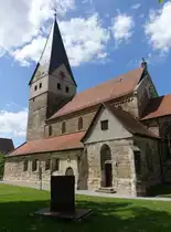 Faurndau, sp�tromanische Stiftskirche, erbaut ab 1200 (10.05.2015)