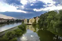 Regensburg und die Donau von der Steinernen Br�cke aus gesehen. Aufnahme: Juli 2008.