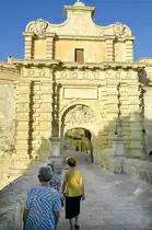 Das Stadttor von Mdina auf der Insel Malta. Aufnahme: Oktober 2006.Derart g�nstig gelegen und befestigt, hielt Mdina im Jahre 1422 einem Angriff von 18.000 T�rken stand.
