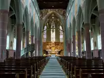 Neustadt, Blick zum Chor und Altar im St.Jakobusm�nster, Juli 2015