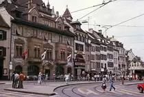 Restaurant Zum Braunen Mutz am Barf�sserplatz in Basel. Aufnahme: Juli 1984 (digitalisiertes Negativfoto).
