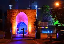 Weiertor in Z�lpich, nachts mit Spezial-Lichteffekten anl��lich der Aktion  Leuchtende G�rten  - 13.09.2015