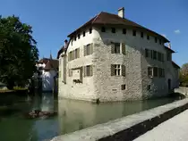 Schlo� Hallwyl, Wohnpalais der vorderen Insel, dahinter links das Wohnpalais der hinteren Insel mit dem Archivturm, Sept.2015