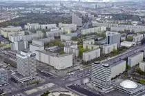 Berlin-Mitte vom Fernsehturm aus gesehen. Im Vordergrund die Stra�enkreuzung von Alexanderstra�e, Karl-Marx-Allee und Otto-Braun-Stra�e. Aufnahme: April 2007.