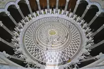 Die Befreiungshalle auf dem Michelsberg oberhalb der Stadt Kelheim wurde  im Andenken an die gewonnenen Schlachten gegen Napoleon w�hrend der Befreiungskriege in den Jahren von 1813 bis 1815 errichtet. Auftraggeber des Baus war K�nig Ludwig I. von Bayern. Innenansicht mit den Siegesg�ttinnen von Ludwig Schwanthaler. Aufnahme: Juli 2008.