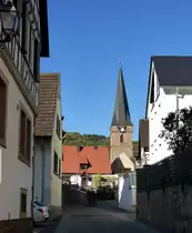 D�rrenbach, Blick durch die Hauptsta�e zur Kirche St.Martin, Sept.2015