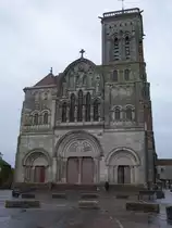 V�zelay, Basilika Sainte-Marie-Madeleine, im 12. Jahrhundert erbaute romanische Basilika (28.10.2015)