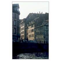 An der L´Ill am s�dlichen Altstadtrand von Stra�burg. Scan vom Dia, 12.2002 (Matthias)