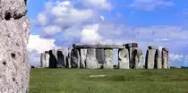 Stonehenge. �ber den Zweck dieser aufwendigen Anlage existieren verschiedene sich widersprechende Theorien -- vom Kult- und Versammlungsplatz �ber eine religi�se Tempelanlage. Aufnahme: Juli 1991 (digitalisiertes Negativfoto).