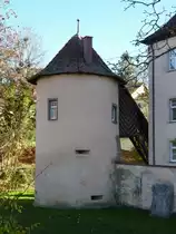 Kirchhofen, der Nordwestturm des ehemaligen Wasserschlo�es, Nov.2015
