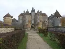 Treigny, Chateau de Ratilly, erbaut im 13. Jahrhundert (29.10.2015)