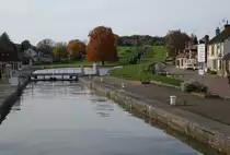 Schleusentreppe von Rogny am Canal de Briare, siebenstufige, weltweit �lteste Schleusentreppe, erbaut von 1604 bis 1610 (29.10.2015)