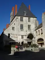 La Charite-sur-Loire, Auberge de la Loire im ehem. Prioratsgeb�ude (31.10.2015)