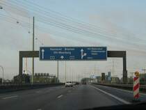 Autobahn A7 richtung Hannover, Bremen, HH-Moorburg! Hier 500 m vor der Ausfahrt HH-Waltershof ,-Finkenwerder ,-Hafen! 30.08.03