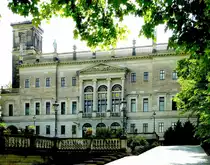 Dresden - Schlo� Albrechtsberg, eines der 3 am Loschwitzhang oberhalb der Elbe gelegenen sogenannten Elbschl�sser, 1851-1854 f�r Prinz Albecht von Preu�en erbaut.
Aufgenommen im Mai 2013. 