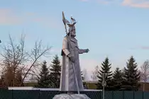 Neptun Skulptur (von Eckhard Herrmann) im neuen Kreisel nahe der Marienkirche in Anklam. - 19.12.2015