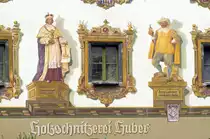 L�ftlmalerei - Ausschnitt der Fassade vom Holzschnitzerei Huber, Am Marktplatz in Berchtesgaden. Aufnahme: Juli 2008.