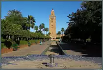 Die im 12. Jahrhundert errichtete Kutubiya-Moschee ist eine der �ltesten Moscheen Marokkos. Das 77 m hohe Minarett ist ein Wahrzeichen der Stadt Marrakesch. (24.11.2015)