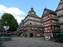 Ein Blick auf das Stadtzentrum von HERBORN//WESTERWALD in Hessen am 16.7.2015,
ein traumhaftes St�dtchen,das dem Fotografen an jeder Ecke neue,
m�rchenhafte Motive bietet....nicht umsonst auch als  hessisches Rothenburg 
bezeichnet.