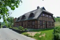 Fachwerk-Neubau in Gager oberhalb des Hagenschen Wieks (M�nchgut - R�gen, Mai 2011)