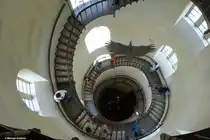 Freitragende, gusseiserne Wendeltreppe im Mittelturm im Jagdschloss Granitz, 154 Stufen wieder hinunter von der Aussichtsplattform (M�nchgut - R�gen, Mai 2011)