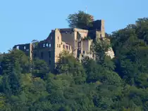 Baden-Baden, die Burgruine Hohenbaden, auch Altes Schlo� genannt, Bauzeit war um 1100, seit 1599 zerst�rt, hoch �ber der Stadt mit Hotel und Restaurant und sch�ner Aussicht, Sept.2015