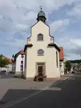 Nu�loch, Kath. St. Laurentius Kirche, erbaut 1756 durch Franz Wilhelm Rabaliatti (31.05.2015)