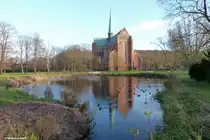 Das Doberaner M�nster ist etwas abseits der Stadtmitte in Bad Doberan gelegen (Landkreis Rostock, November 2011)