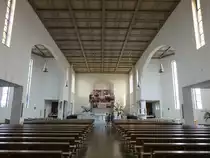 St. Leon-Rot, Innenraum mit Kassettendecke der Pfarrkirche St. Leo der Gro�e (31.05.2015)