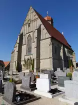 Gro�lellenfeld, Pfarrkirche Beatae Mariae Virgines, ehem. Wallfahrtskirche, erbaut von 1446 bis 1500, sp�tgotische Hallenkirche (04.06.2015)