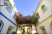 In der Innenstadt von Puerto de Mog�n auf Gran Canaria. Aufnahme: Oktober 2009.