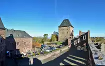 Wehrgang und Innenhof der Burg Nideggen - 01.11.2015