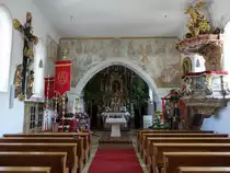 Baierfeld, Innenraum der St. Joseph Kirche, Hochaltar von 1760, Volksaltar von Hans Kreuz, Kanzel von 1750, am Chorbogen Fresko J�ngste Gericht von 1482  (07.06.2015)