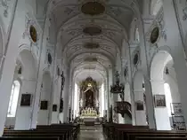 Neuburg, barocker Innenraum der Stadtpfarrkirche St. Peter (23.08.2015)