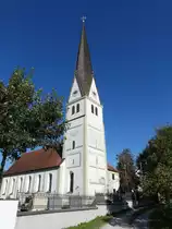 Luttenwang, kath. Maria Himmelfahrt, romanische Chorturmkirche, erbaut im 15. Jahrhundert, 1875 verl�ngert (13.09.2015)